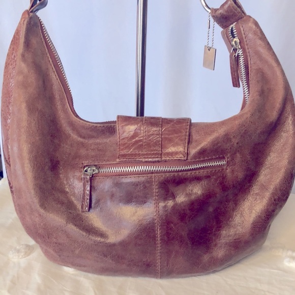 IRIS TYLER cognac brown distressed genuine leather shoulder handbag. - Picture 7 of 15